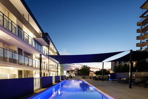 Direct Hotels-Islington At Central - Accommodation Redcliffe 1