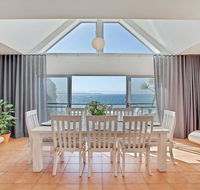 Dolphins Den - panoramic views - Accommodation Redcliffe