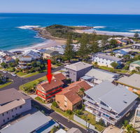 Doncaster - Yamba Main beach and sea pool - Accommodation Redcliffe