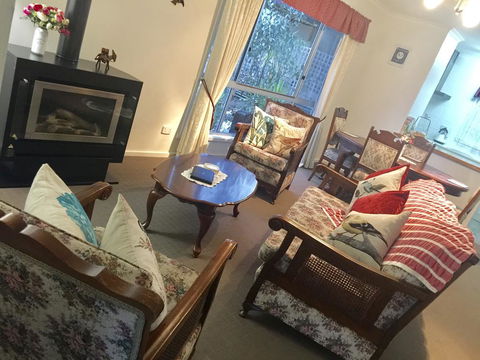Donkey Tales Farm Cottages - Accommodation Redcliffe 2