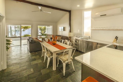Drift Beach House Getaway - Accommodation Redcliffe 2