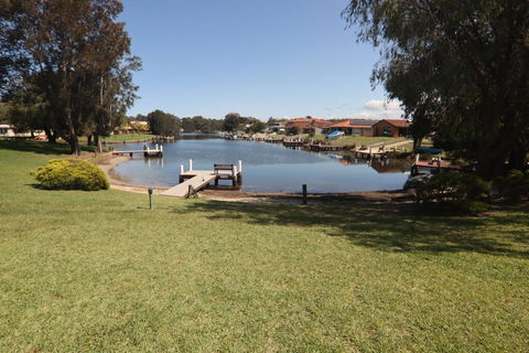 Driftwood - Accommodation Redcliffe 2