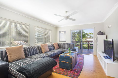 Driftwood Cottage - Accommodation Redcliffe 2