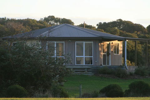 Driftwood Villas - Accommodation Redcliffe 2