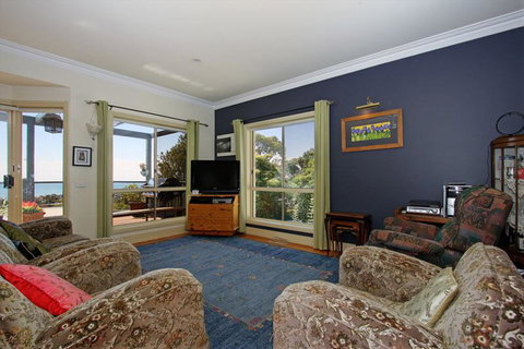 Dromana Dreaming - Accommodation Redcliffe 2