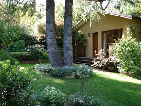 Dukis House - Accommodation Redcliffe 0
