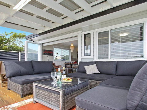 Dunkarein - 600m To Bosom Beach - Accommodation Redcliffe 0