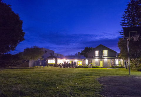 Dunsborough Beachouse YHA - Accommodation Redcliffe 2