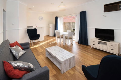 Dunsborough Town Units - Accommodation Redcliffe 2