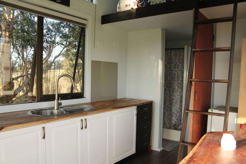 Dyl & Lil's Tiny House On Wheels - Accommodation Redcliffe 2