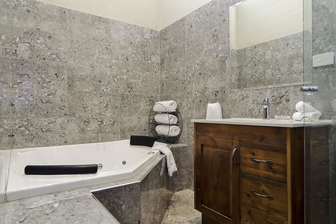 Eagle Foundry Bed & Breakfast - Accommodation Redcliffe 1