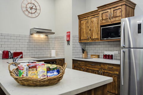Eagle Foundry Bed & Breakfast - Accommodation Redcliffe 2