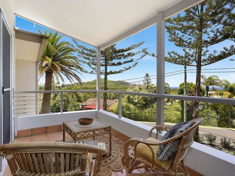 EAST COAST ESCAPES - Lighthouse Studio - Accommodation Redcliffe 0