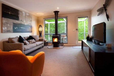 Eastern View Villa - Accommodation Redcliffe 0
