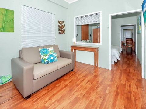 Easy Going Holiday Unit On McKenzie MK4 - Accommodation Redcliffe 3