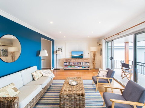 Easy Living At 14 Daphne Street - Accommodation Redcliffe 3