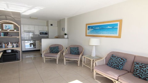 Ebbtide 13 - On The Beach! - Accommodation Redcliffe 1