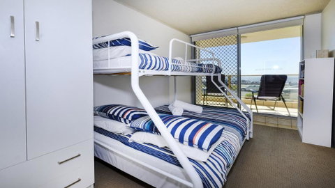 Ebbtide 3 - On Main Beach! - Accommodation Redcliffe 1