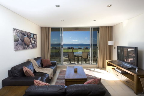 Ebbtide, Unit 04, 2-6 North Street - Accommodation Redcliffe 2