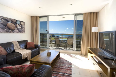 Ebbtide, Unit 04, 2-6 North Street - Accommodation Redcliffe 3