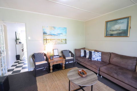 Echuca Bungalow - Accommodation Redcliffe 1