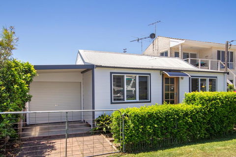 Echuca Bungalow - Accommodation Redcliffe 0