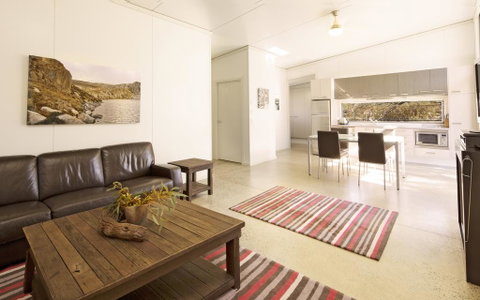 Ecocrackenback 10 - Sustainable Chalet Close To The Slopes - Accommodation Redcliffe 2