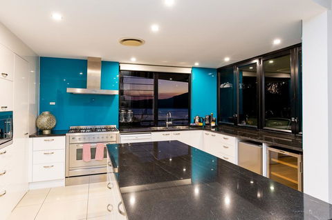 Edge Apartments - Accommodation Redcliffe 3