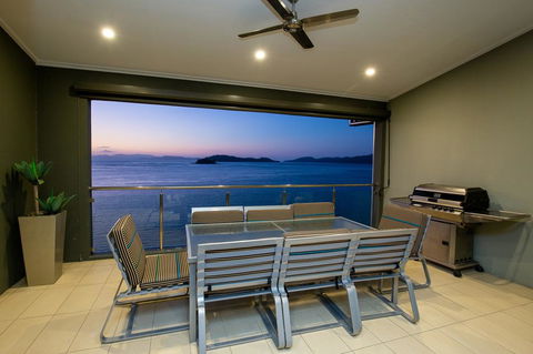 Edge Apartments - Accommodation Redcliffe 1