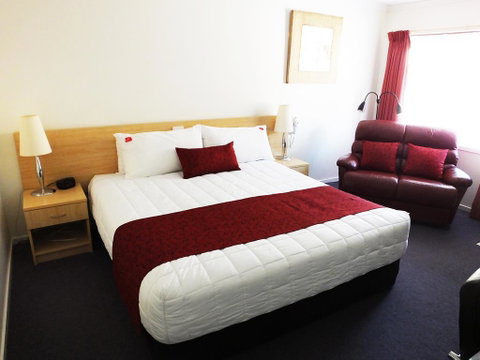 Edinburgh Motor Inn - Accommodation Redcliffe 1