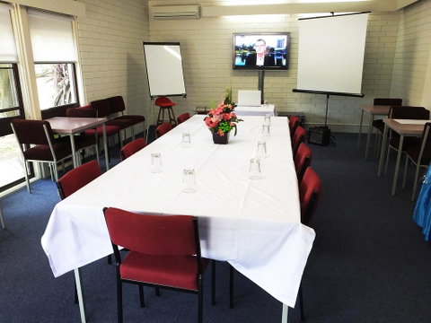 Edinburgh Motor Inn - Accommodation Redcliffe 3
