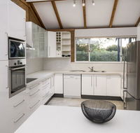 EeBee House - Beautiful Family Home with Stunning Eagle Bay Views - Accommodation Redcliffe