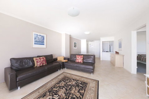 El Sandi, Unit 06, 14-18 North Street - Accommodation Redcliffe 3