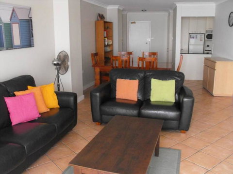 El Sandi, Unit 10, 14-18 North Street - Accommodation Redcliffe 3