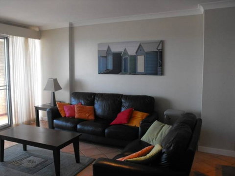El Sandi, Unit 10, 14-18 North Street - Accommodation Redcliffe 2