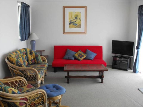 El Sandi, Unit 12, 14-18 North Street - Accommodation Redcliffe 1