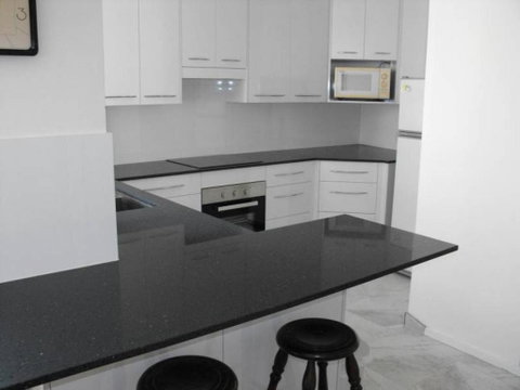 El Sandi, Unit 12, 14-18 North Street - Accommodation Redcliffe 3