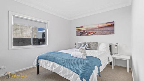 Elanora - Ocean St No.8 - Accommodation Redcliffe 3
