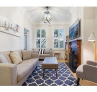 Elegant Renovated Terrace Close To City - Accommodation Redcliffe