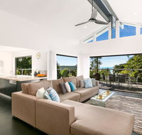 Elevated Beachside Sanctuary - Accommodation Redcliffe
