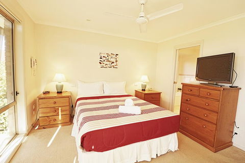 Ella Bleu - Accommodation Redcliffe 1