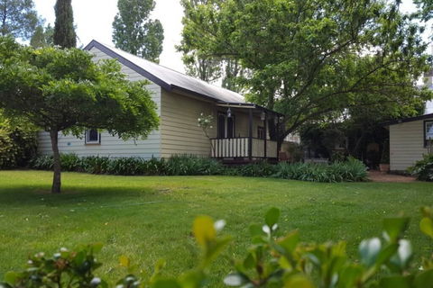 Elmswood BnB - Accommodation Redcliffe 0