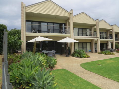 ELSINOR Townhouse 10 Mulwala - Accommodation Redcliffe 0