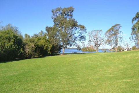 ELSINOR Townhouse 10 Mulwala - Accommodation Redcliffe 2
