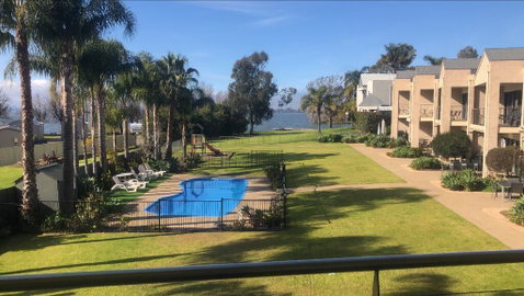 ELSINOR Townhouse 2 - Accommodation Redcliffe 3