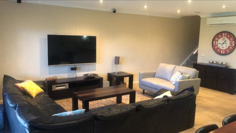 ELSINOR Townhouse 2 - Accommodation Redcliffe 2