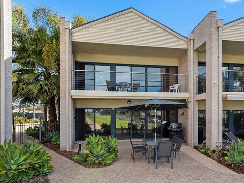 ELSINOR Townhouse 3 Mulwala - Accommodation Redcliffe 0