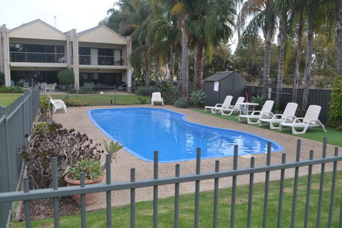 ELSINOR Townhouse 4 Mulwala - Accommodation Redcliffe 2