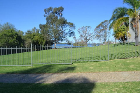 ELSINOR Townhouse 4 Mulwala - Accommodation Redcliffe 1