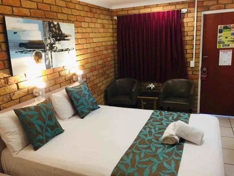 Emerald Highlands Motel - Accommodation Redcliffe 1